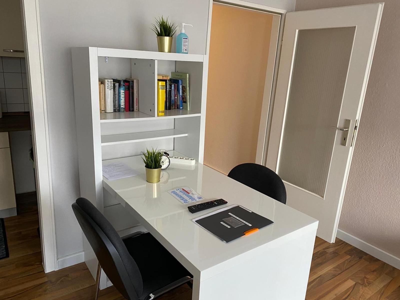 1,5-Zimmer Apartment Mit Balkon Am Hauptbahnhof Neumuenster Exterior photo