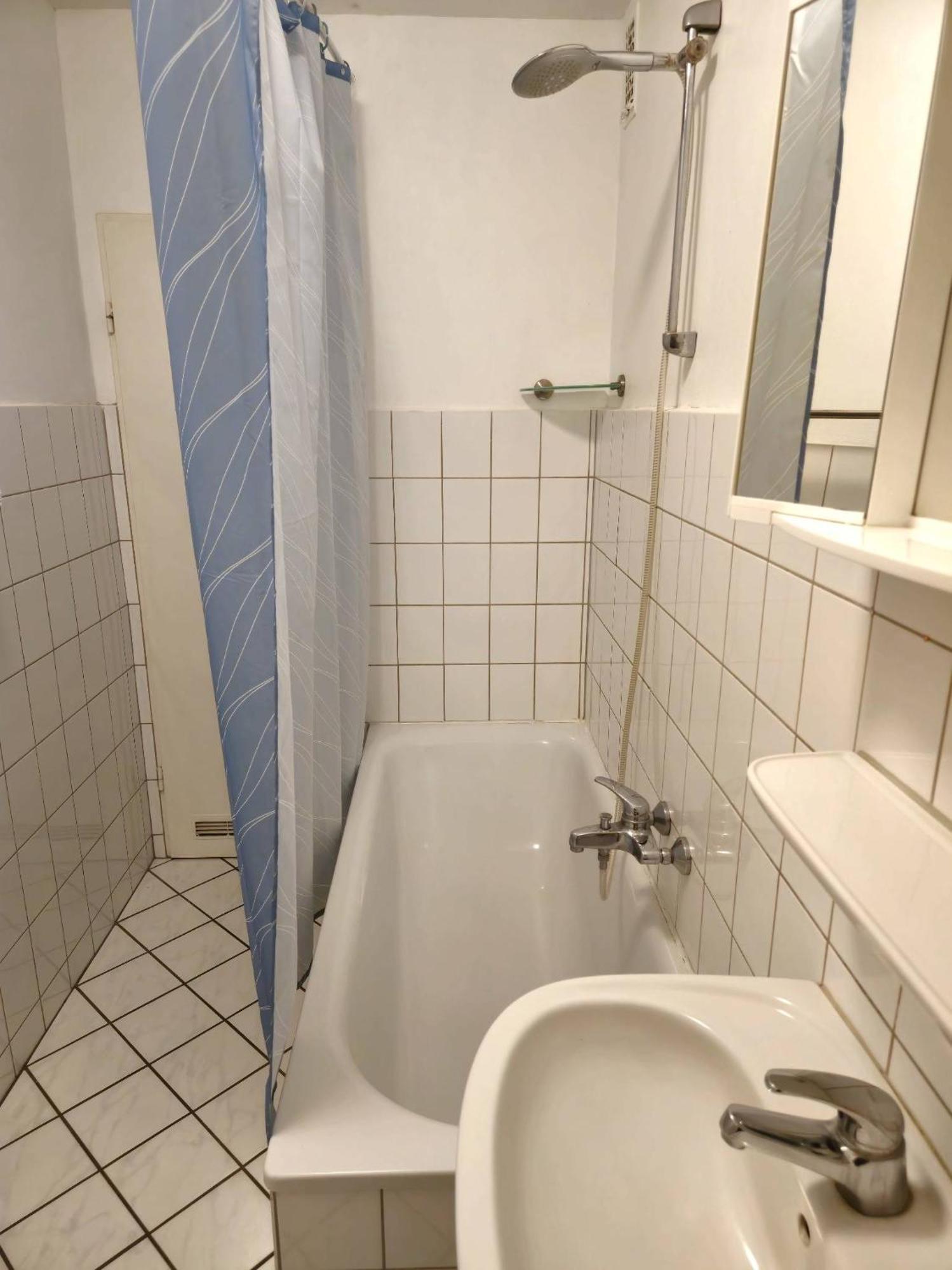1,5-Zimmer Apartment Mit Balkon Am Hauptbahnhof Neumuenster Exterior photo